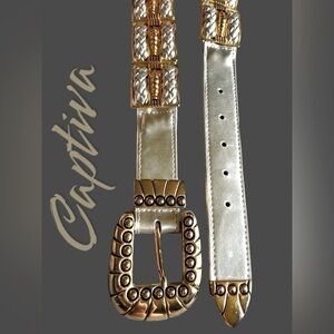 Captiva- 1X vintage 90s gold tone metal link/PU split silver woven leather belt.